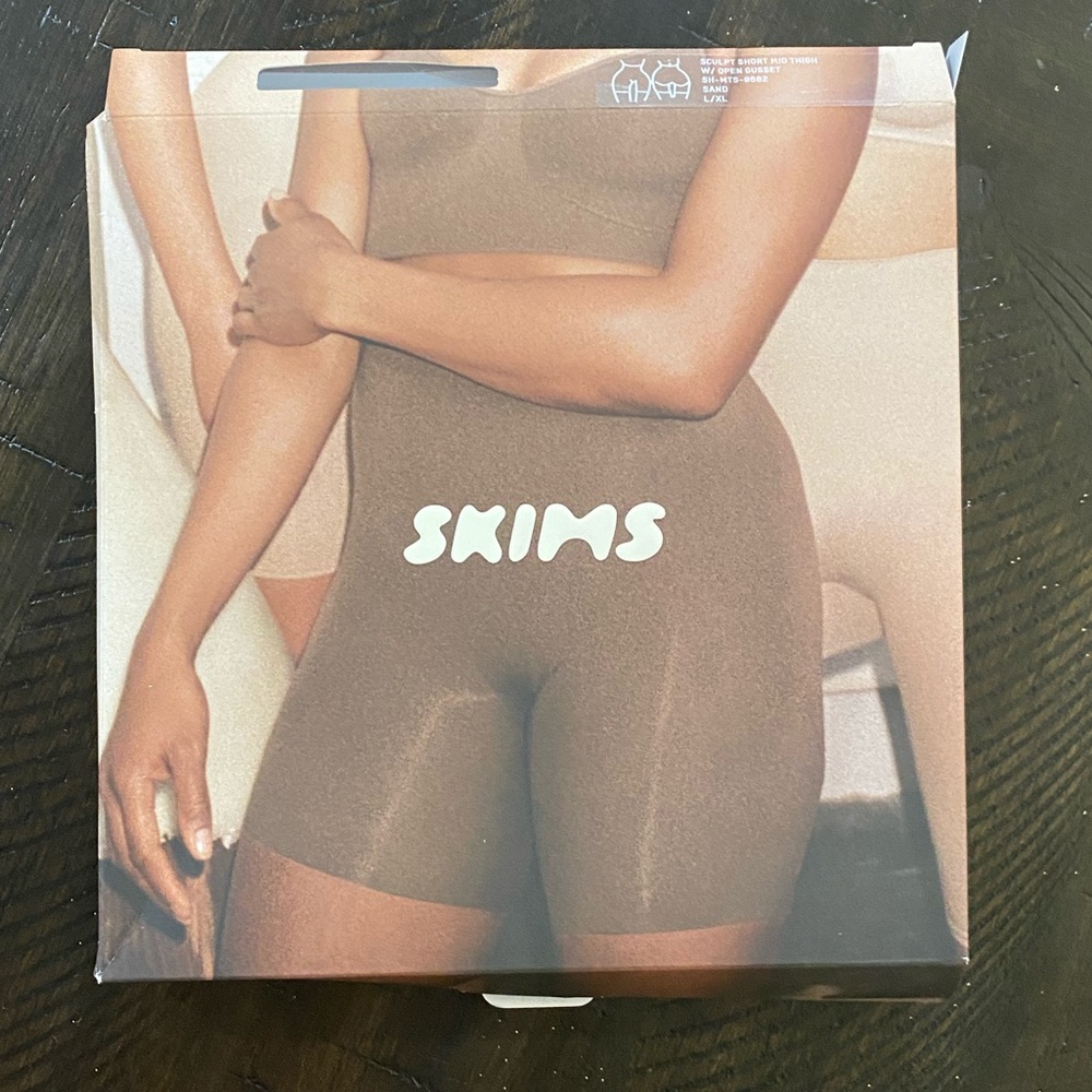 SKIMS Shapewear Sculpt Short NWT